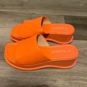 Lizzie McGuire Style Women’s Orange Platform sandal size 7.5